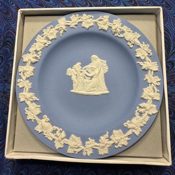 Vintage Wedgwood Pale Blue Jasper Sweet Dish Round with Box And Receipt ‘69 - Picture 15 of 15